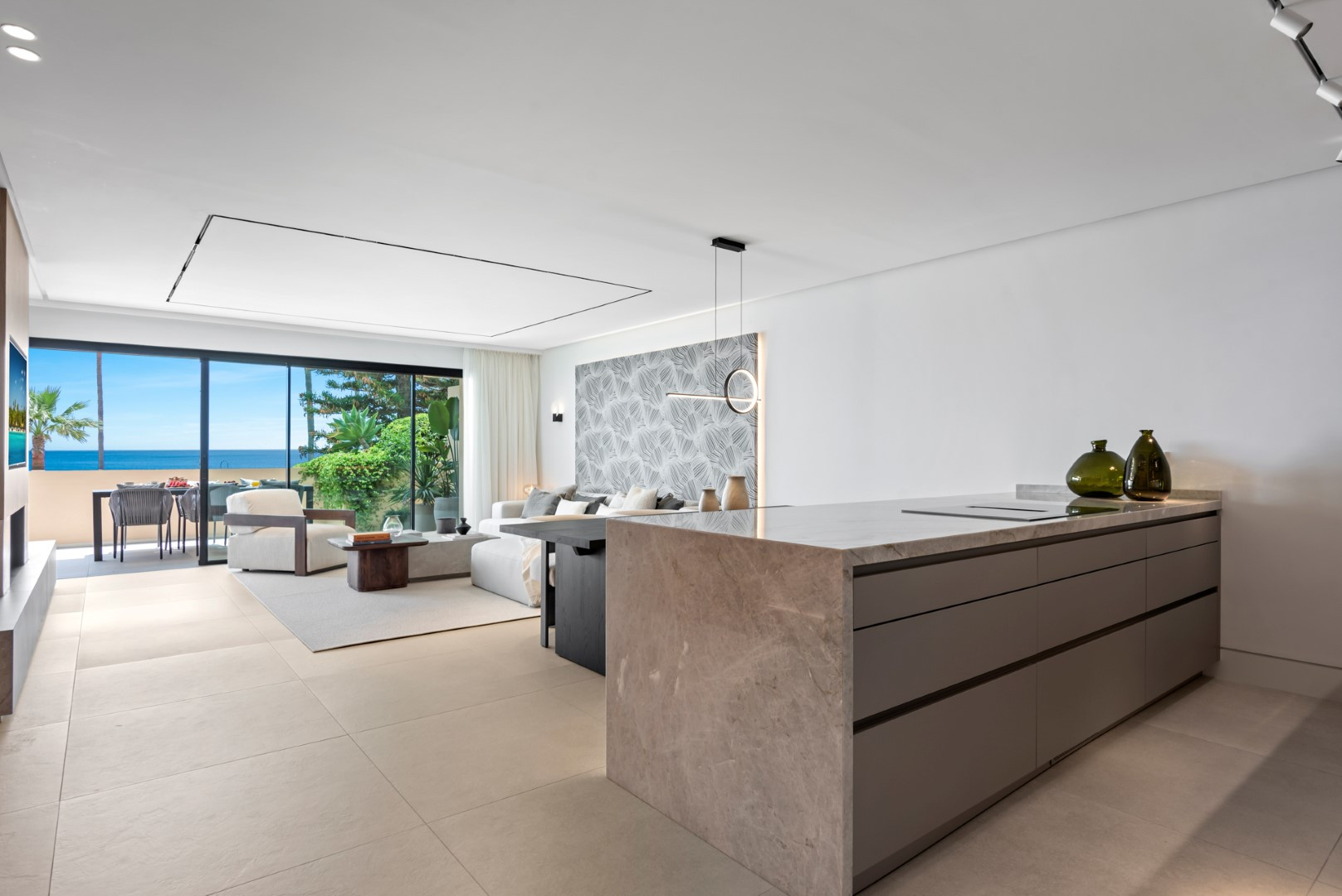 3 Bedroom Apartment in Estepona - Photo 4
