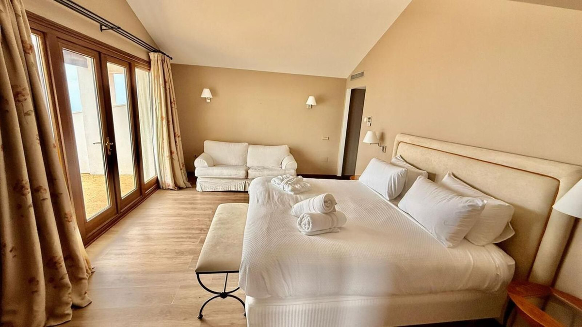 5 Bedroom Villa in Benahavís - Фото 23