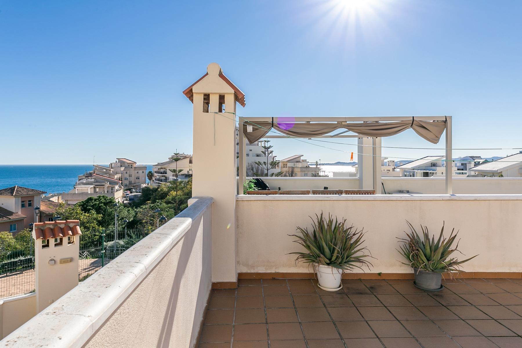 2 Bedroom Townhouse in Benalmádena - Photo 6