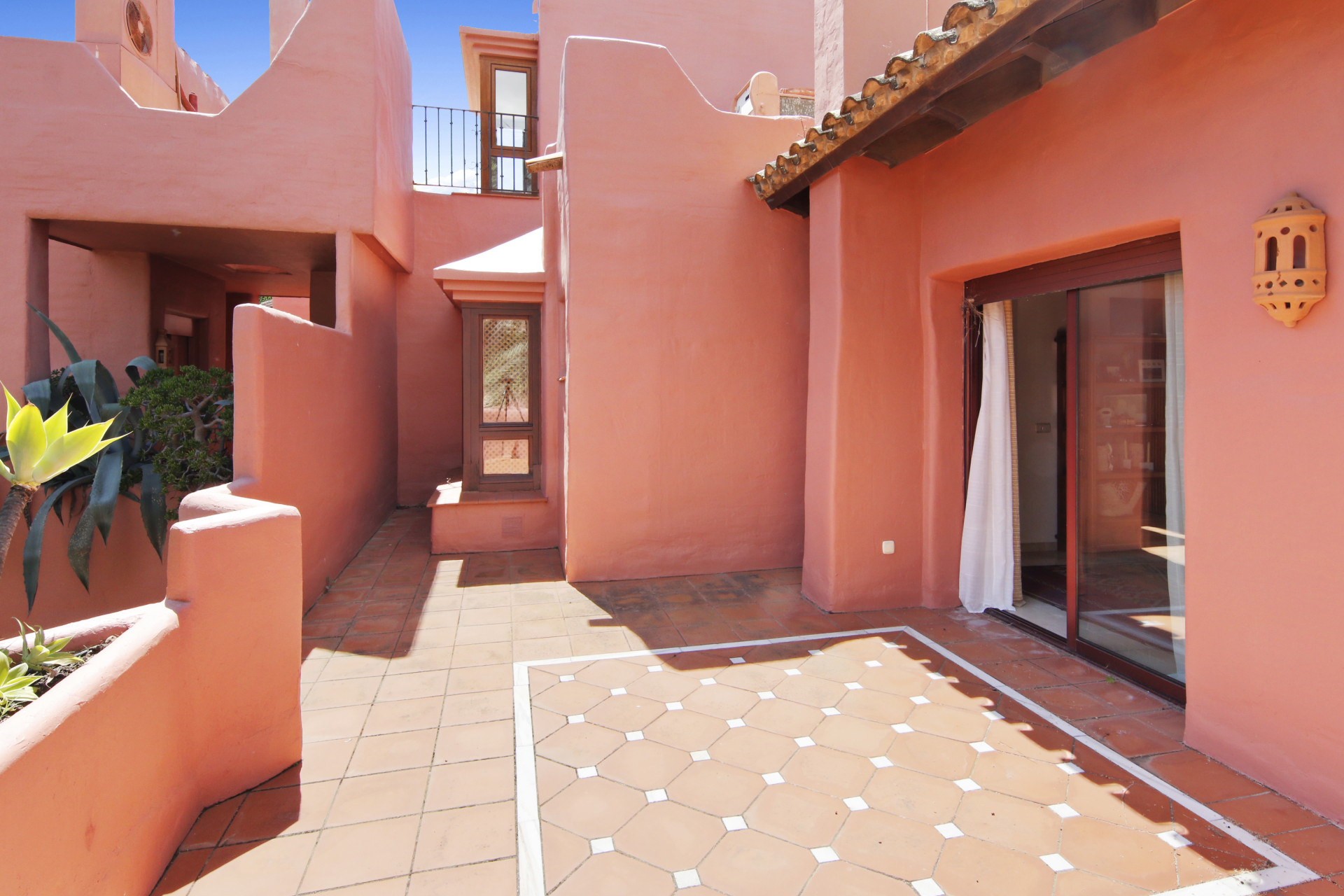 3 Bedroom Penthouse in Estepona - Photo 20