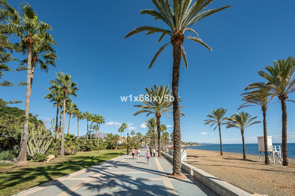 2 Bedroom Apartment in San Pedro de Alcántara - Photo 34