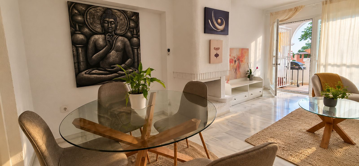 2 Bedroom Townhouse in Marbella - Photo 5