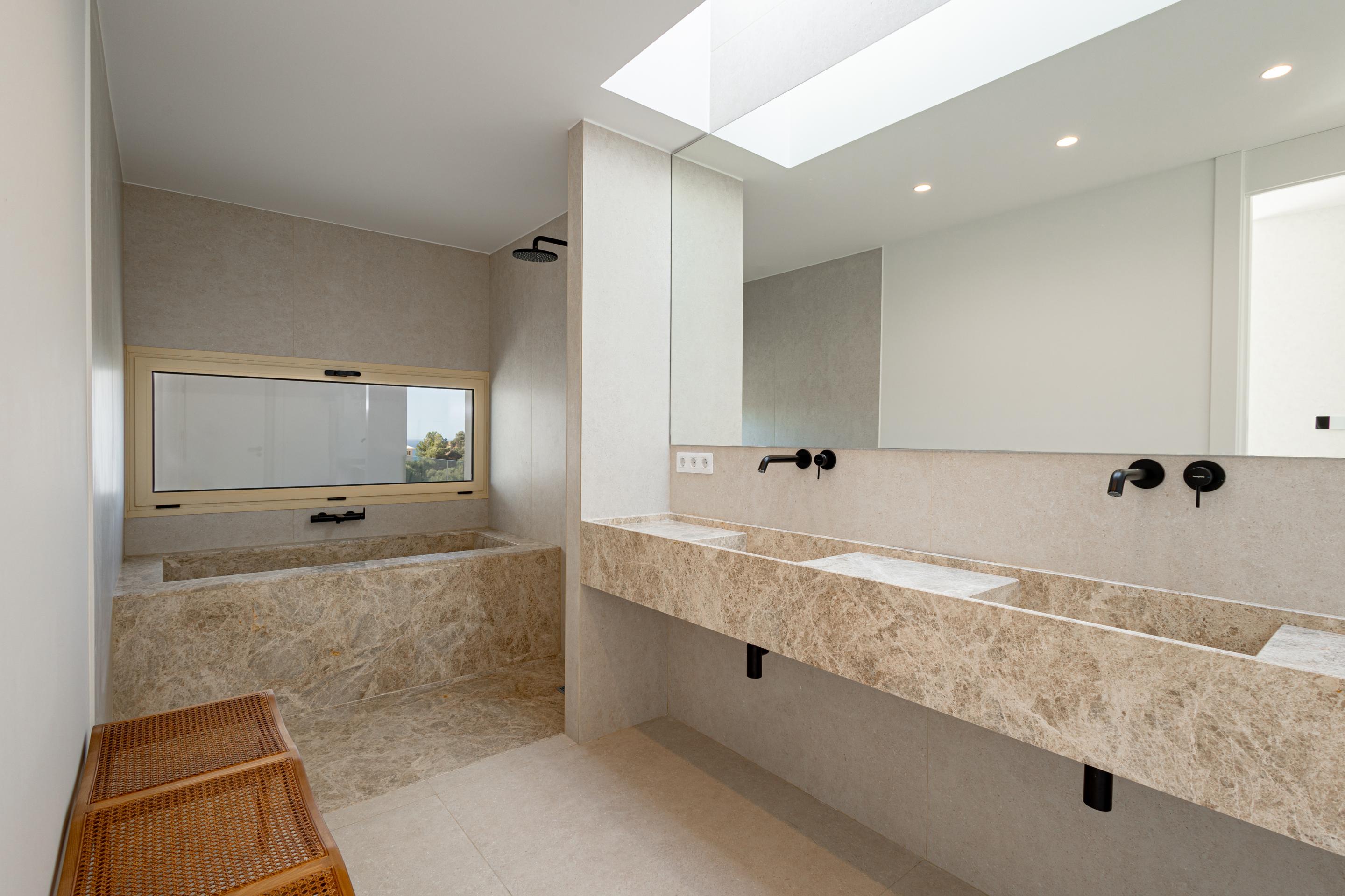 5 Bedroom Villa in Fuengirola - Photo 20