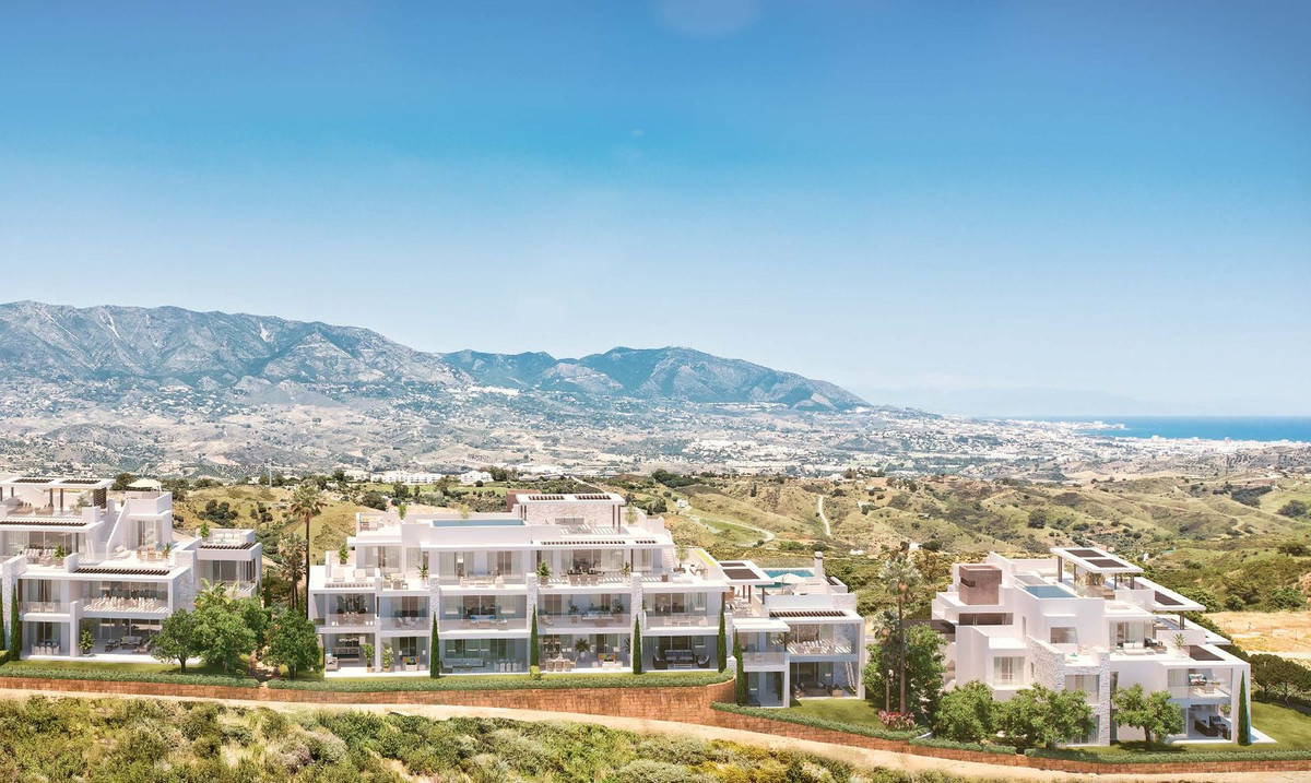 2 Bedroom Apartment in Marbella - Photo 5