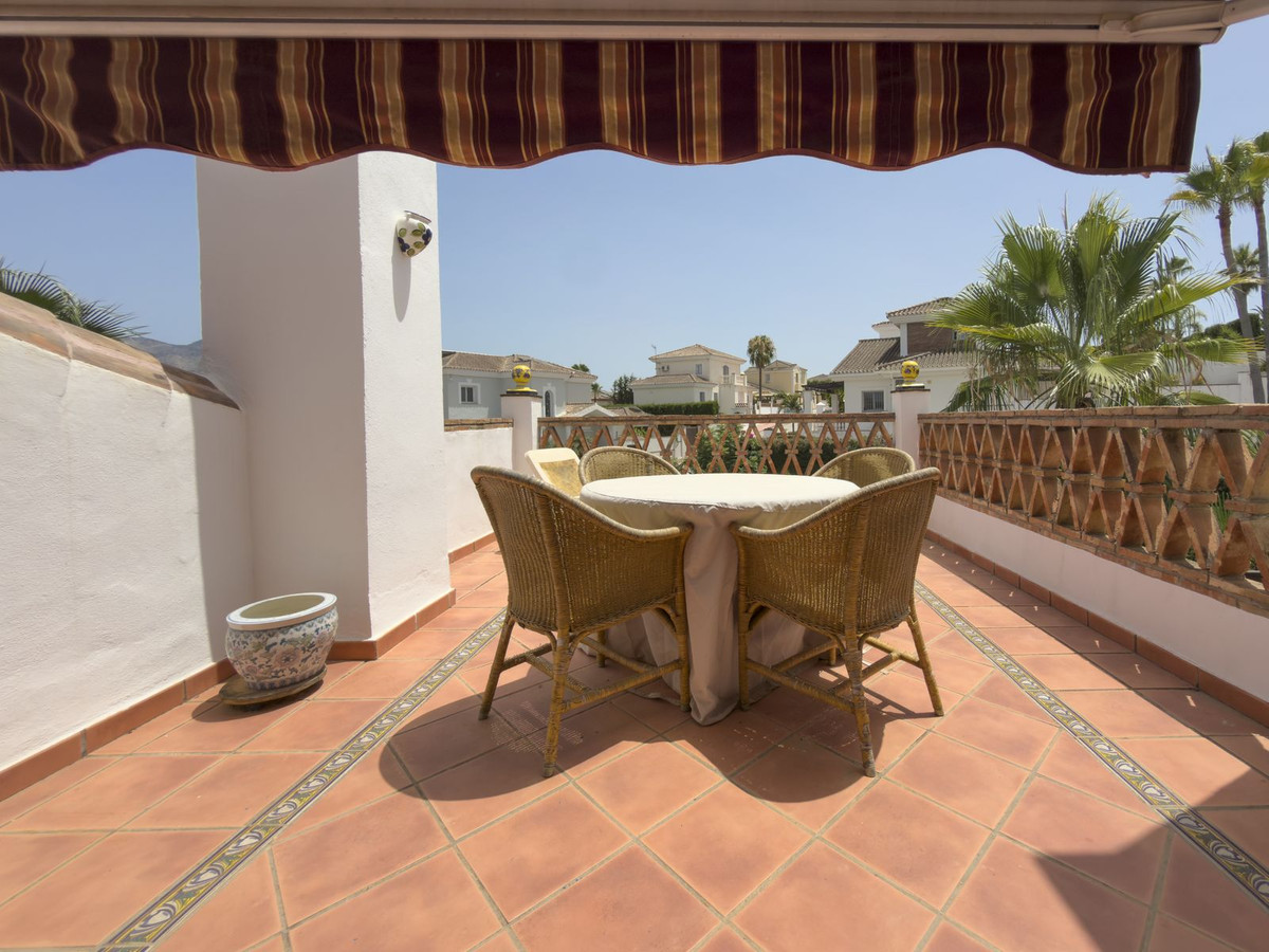 4 Bedroom Villa in Coín - Photo 26