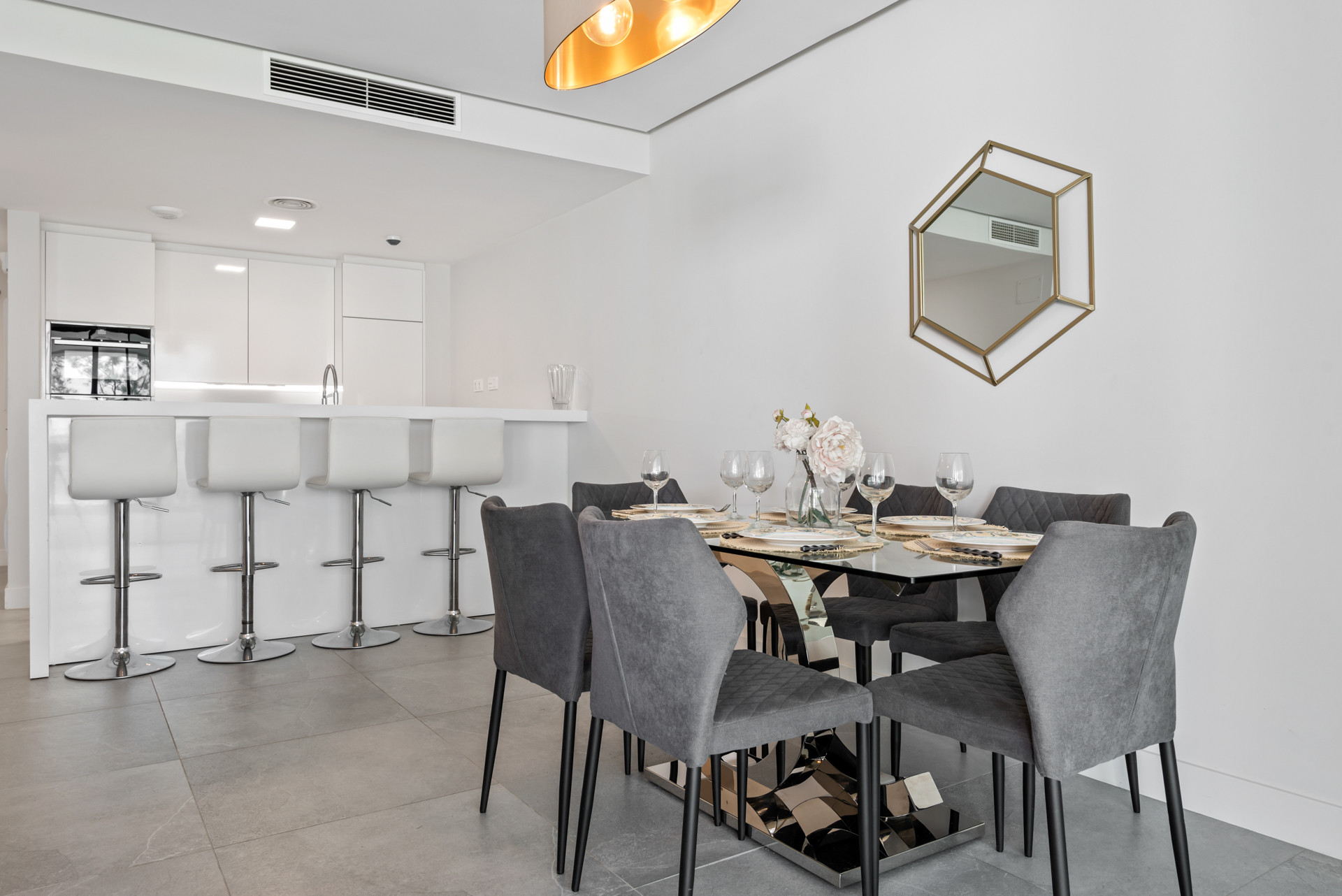 3 Bedroom Apartment in Marbella - Photo 8