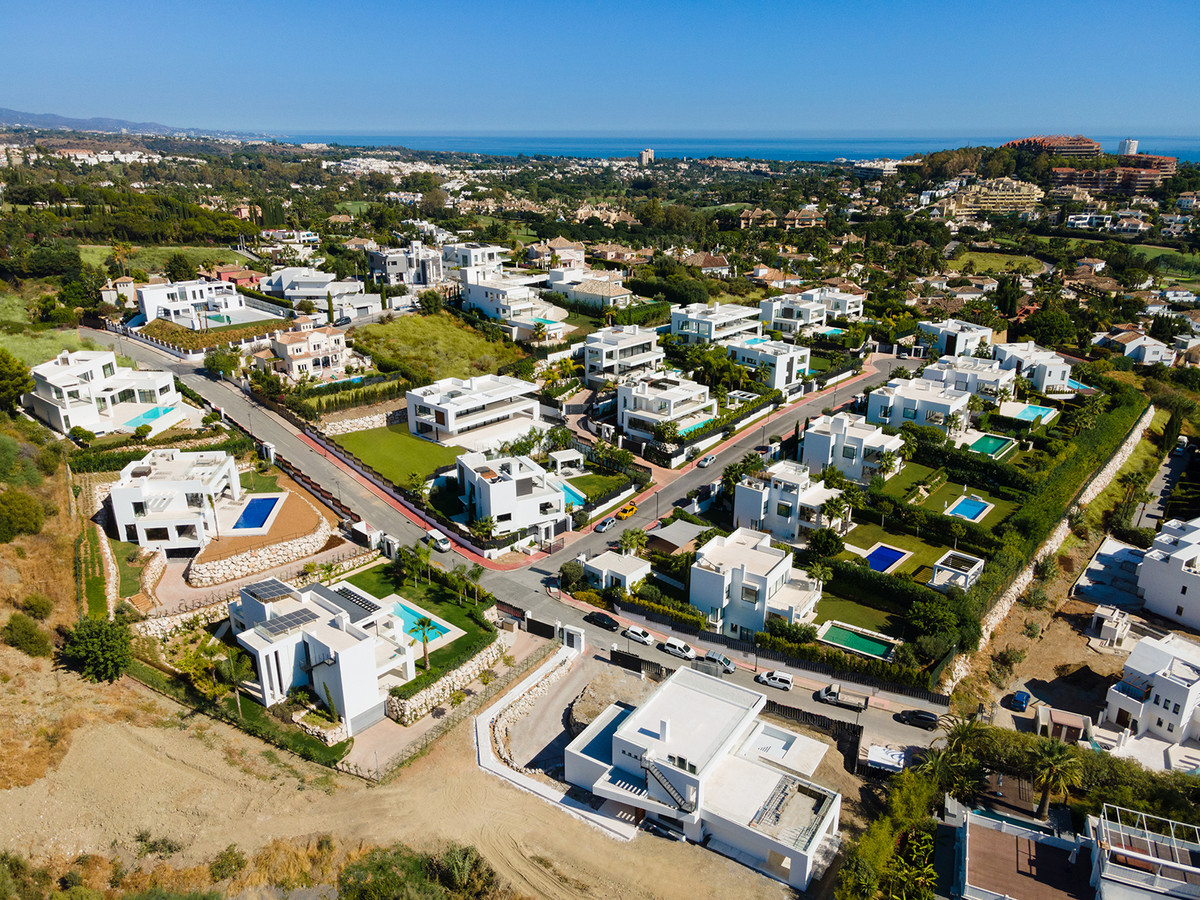 Villa in Nueva Andalucia