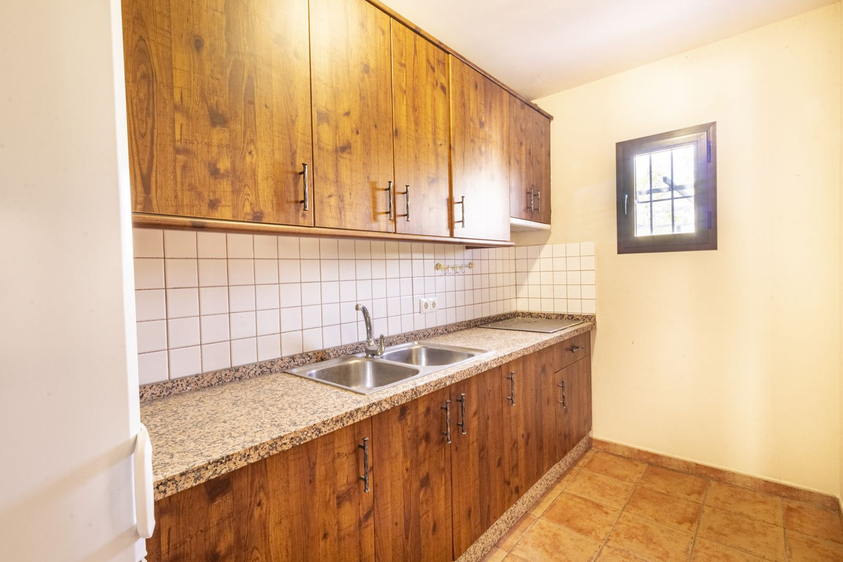 11 Bedroom Country house in Guaro - Photo 19