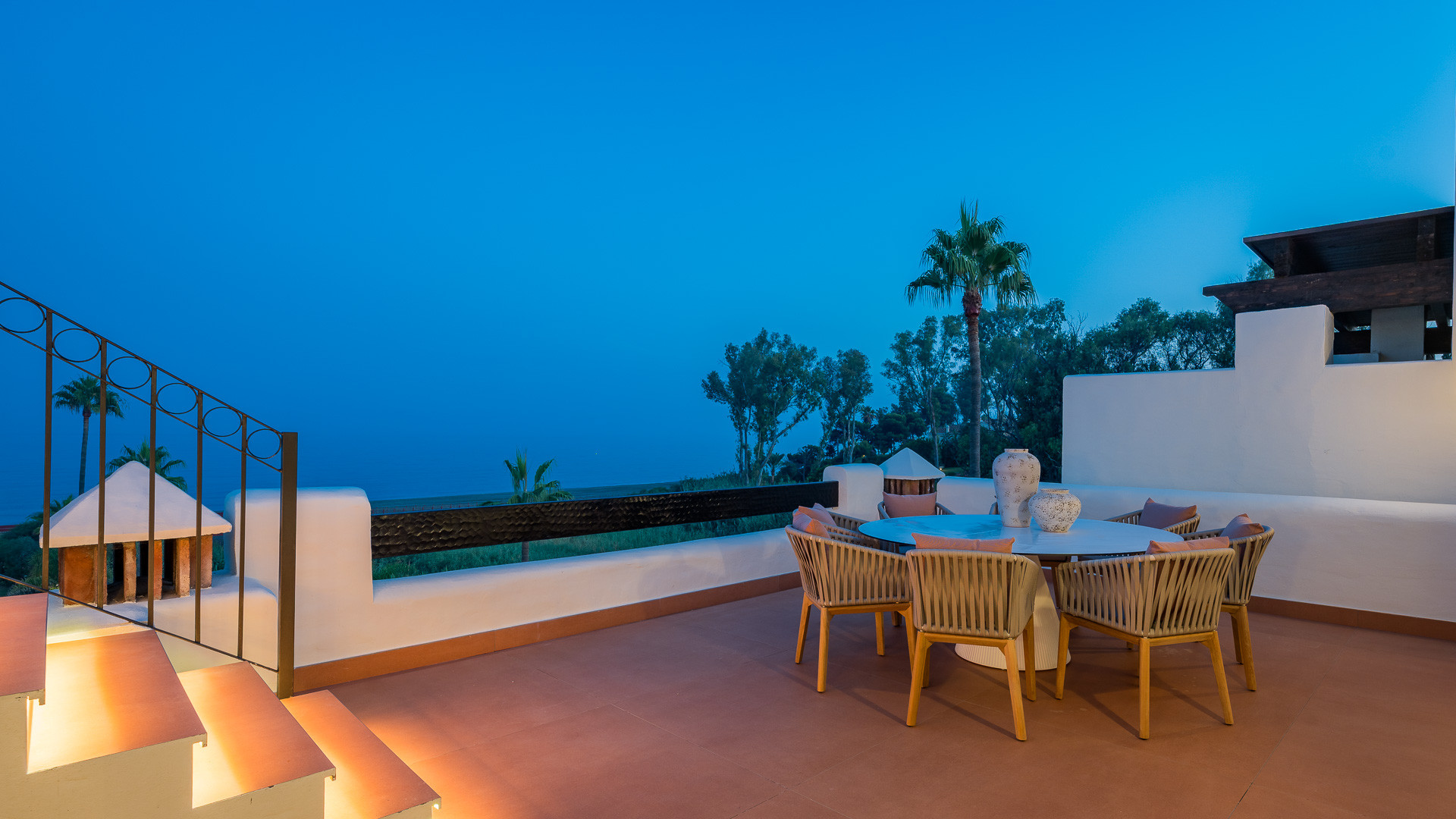 3 Bedroom Penthouse in Estepona - Photo 39