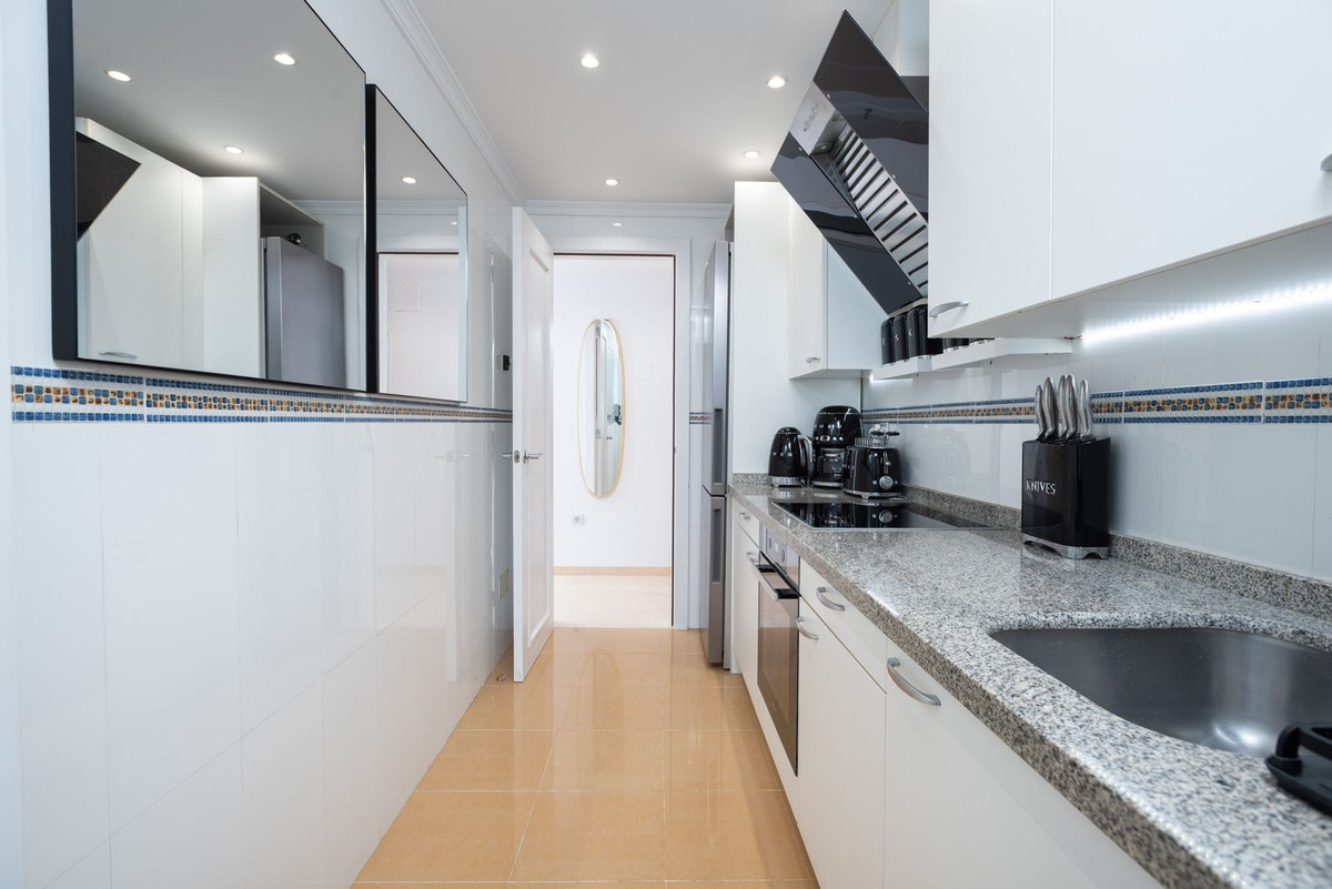 2 Bedroom Apartment in Marbella - Photo 11