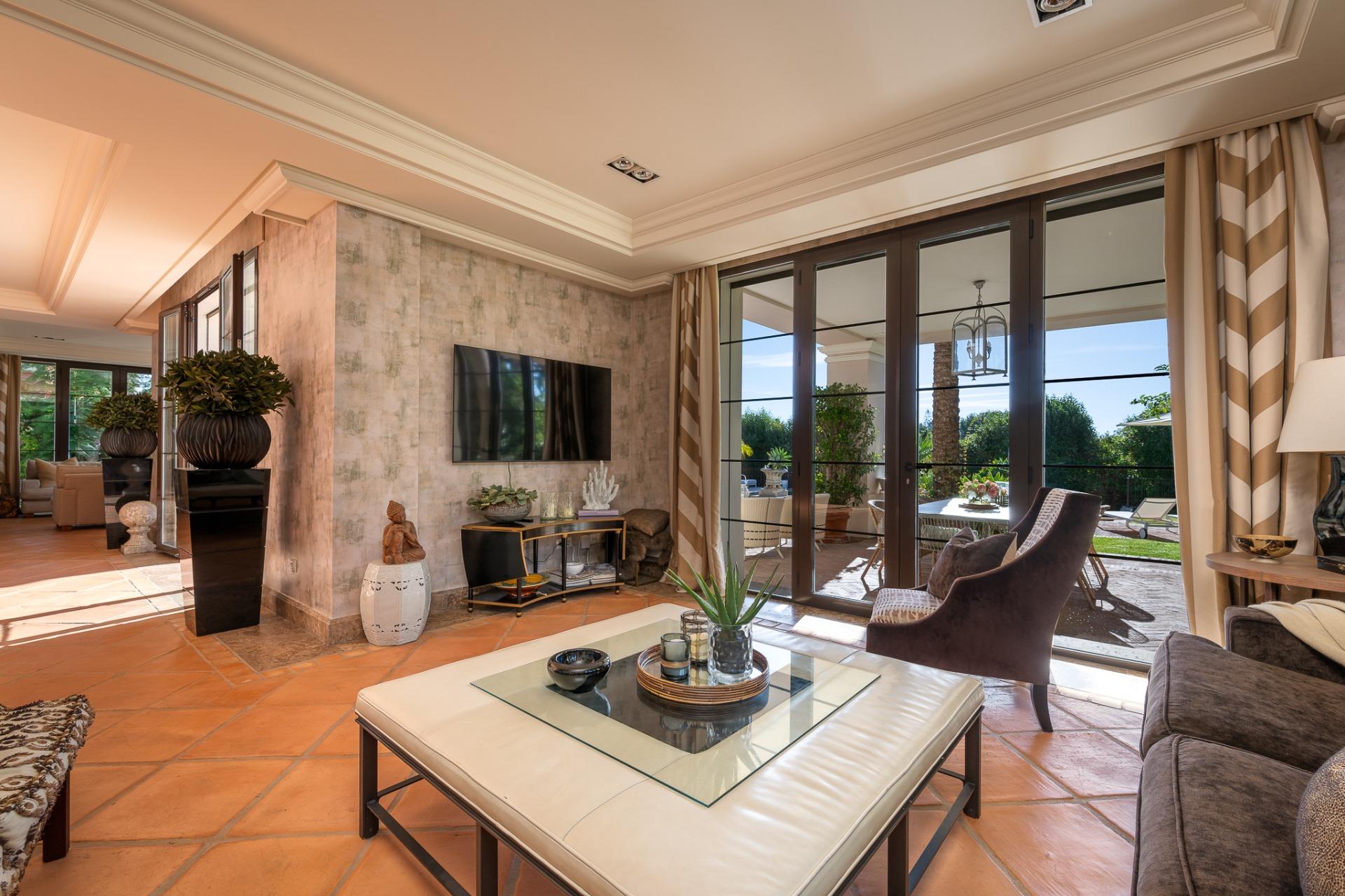 8 Bedroom Villa in San Pedro de Alcántara - Photo 24