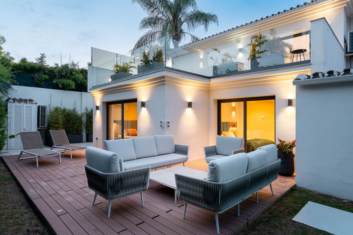 4 Bedroom Villa in Marbella - Photo 22