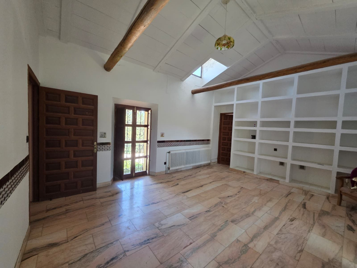 8 Bedroom Country house in Antequera - Photo 49