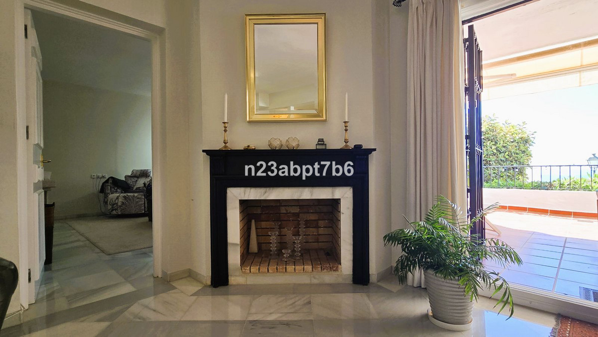 2 Bedroom Apartment in Benahavís - Photo 15