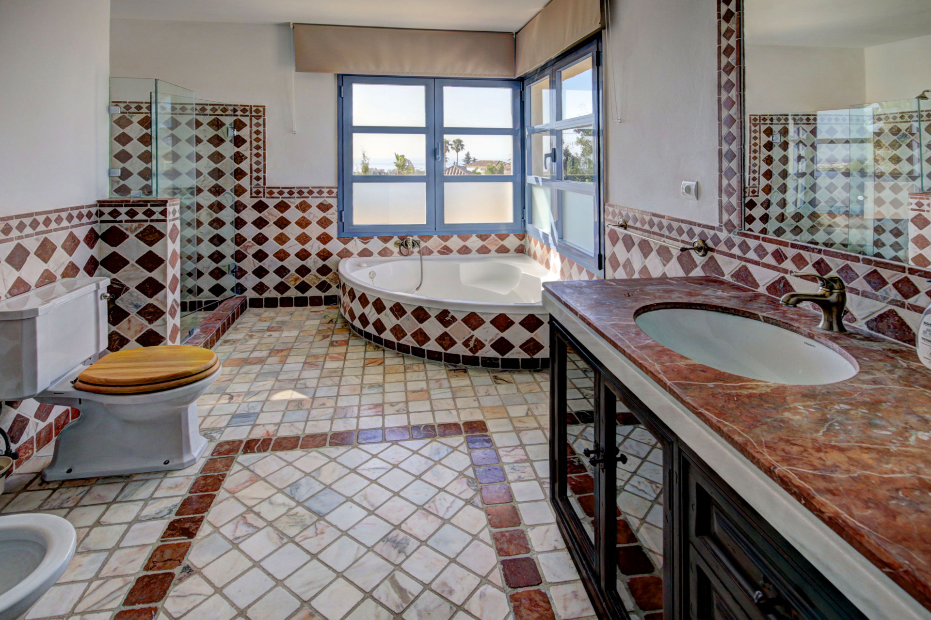 7 Bedroom Villa in Estepona - Фото 23