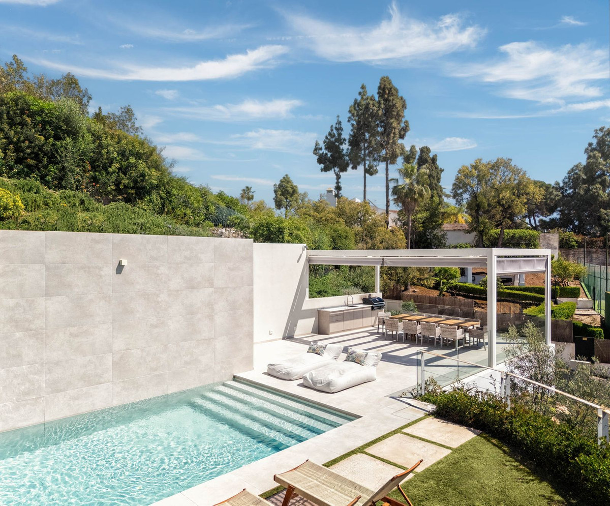 5 Bedroom Villa in Marbella - Photo 12