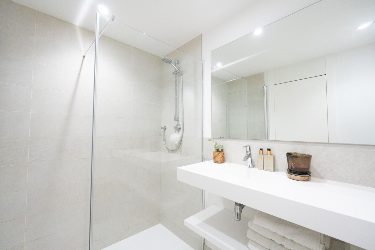 3 Bedroom Apartment in Fuengirola - Photo 22