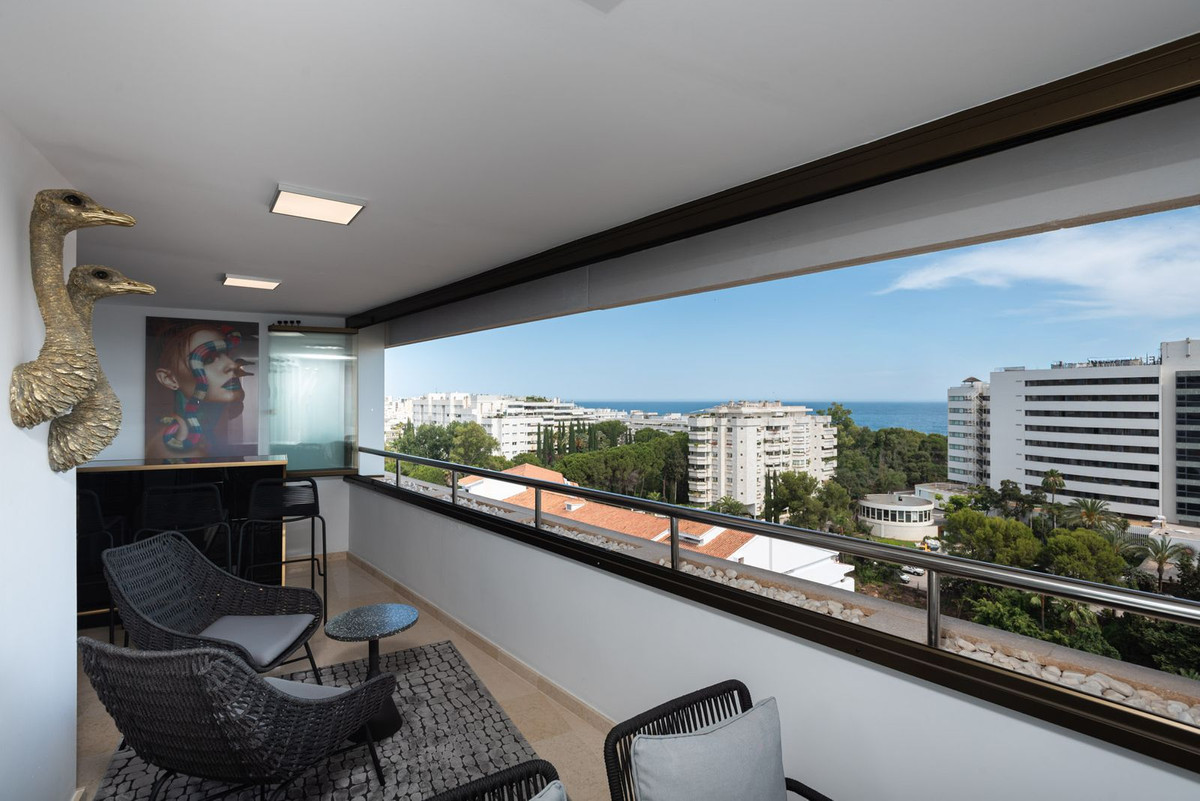 2 Bedroom Apartment in Marbella - Photo 22