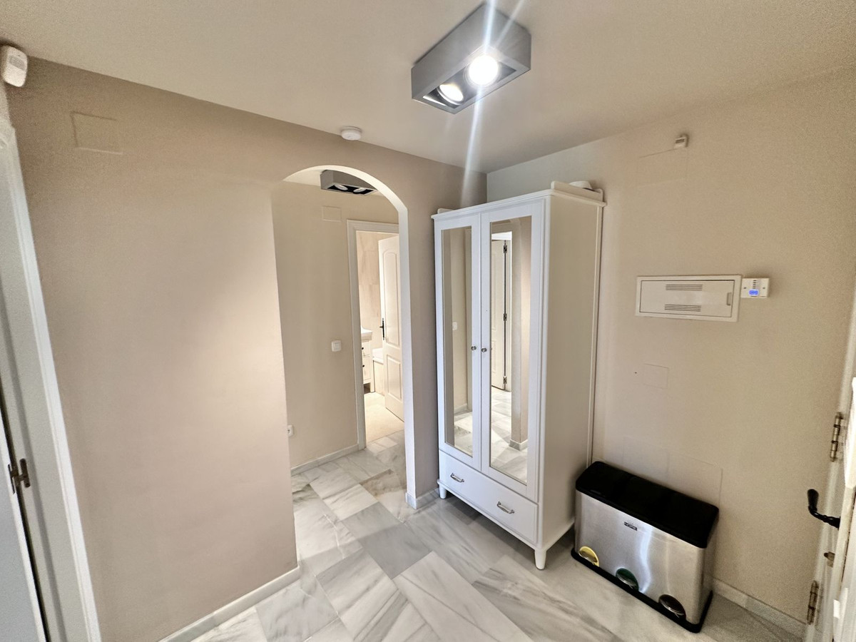 2 Bedroom Apartment in Mijas - Photo 25