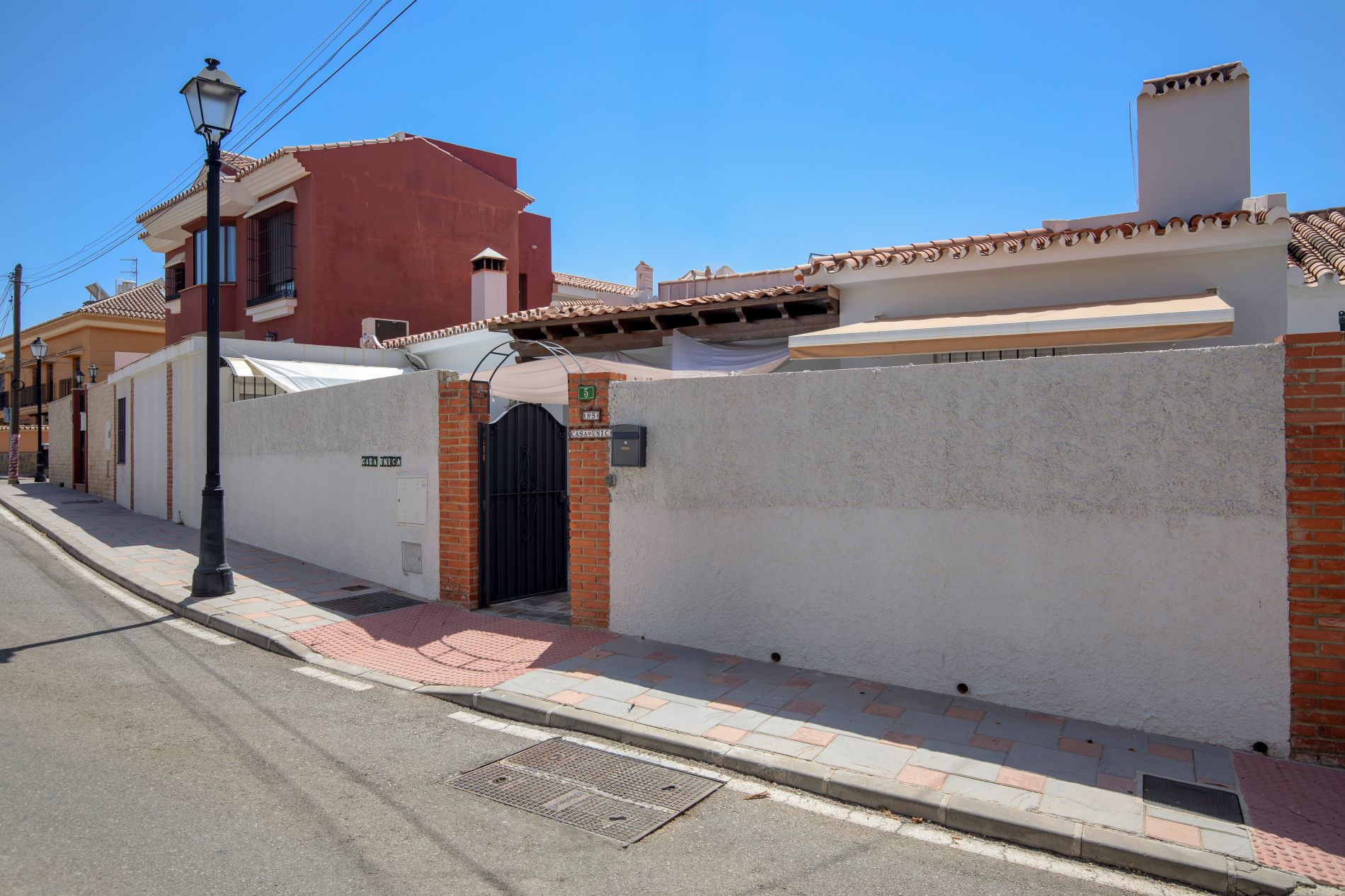 4 Bedroom Villa in Fuengirola - Photo 2
