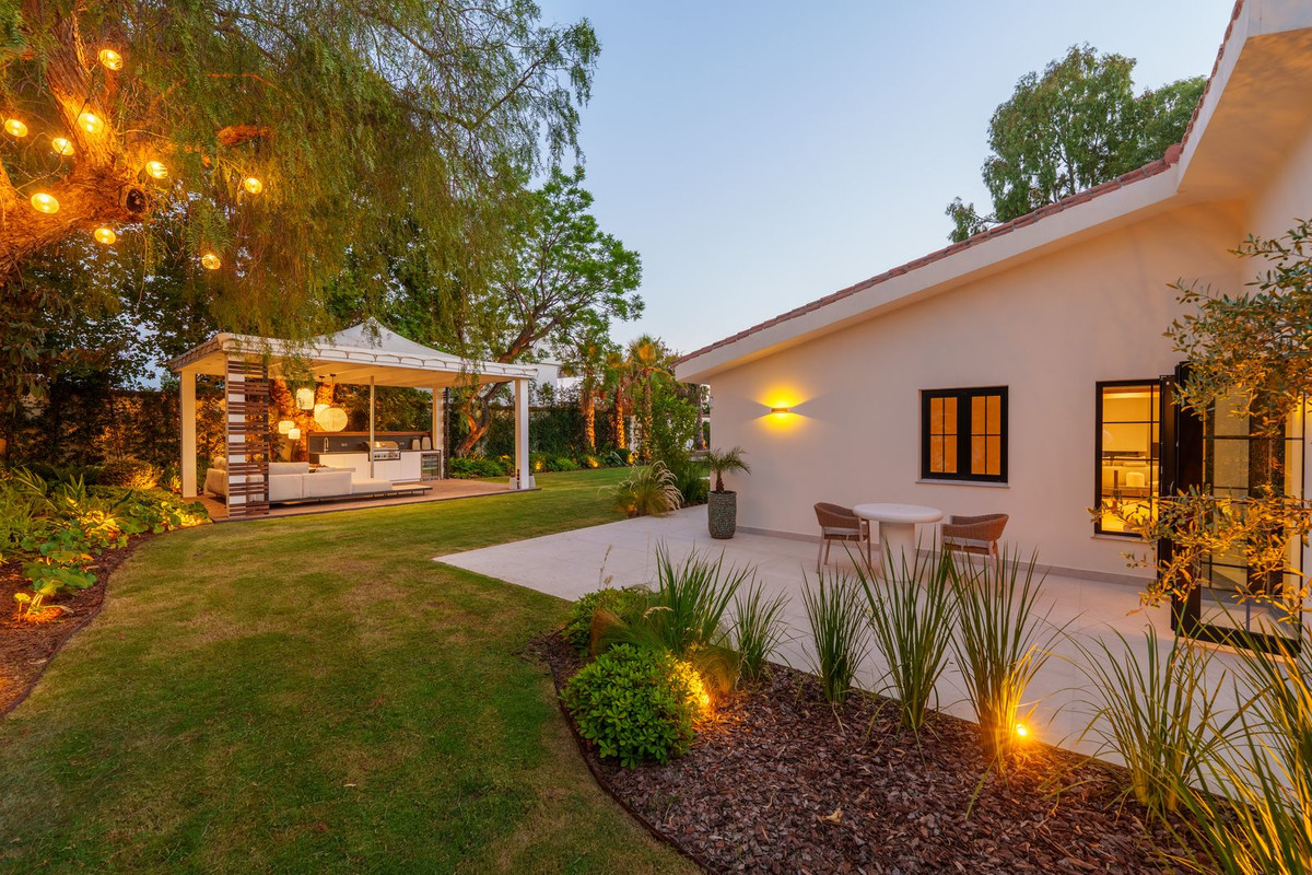 5 Bedroom Villa in Marbella - Photo 49