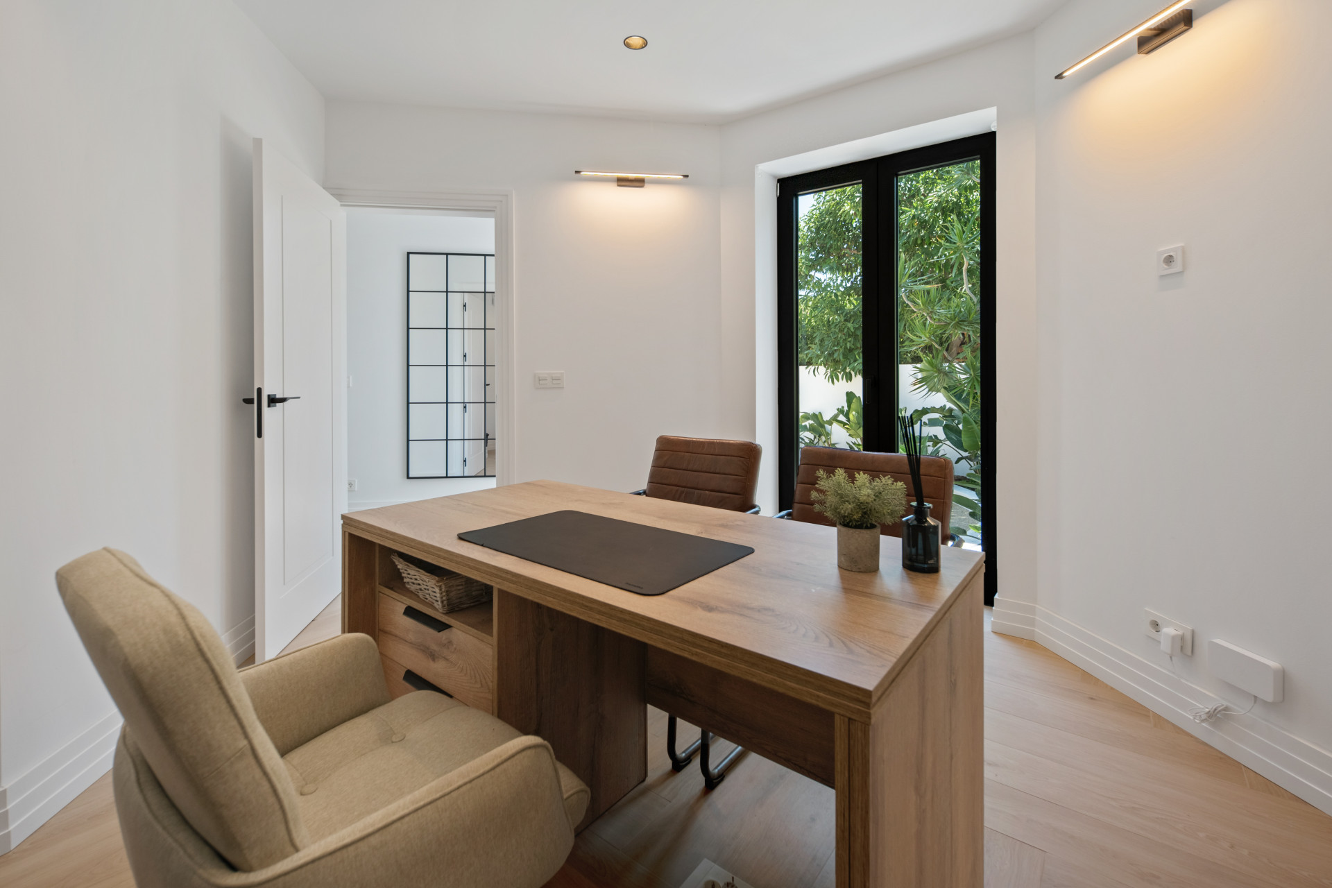 6 Bedroom Villa in Estepona - Photo 36
