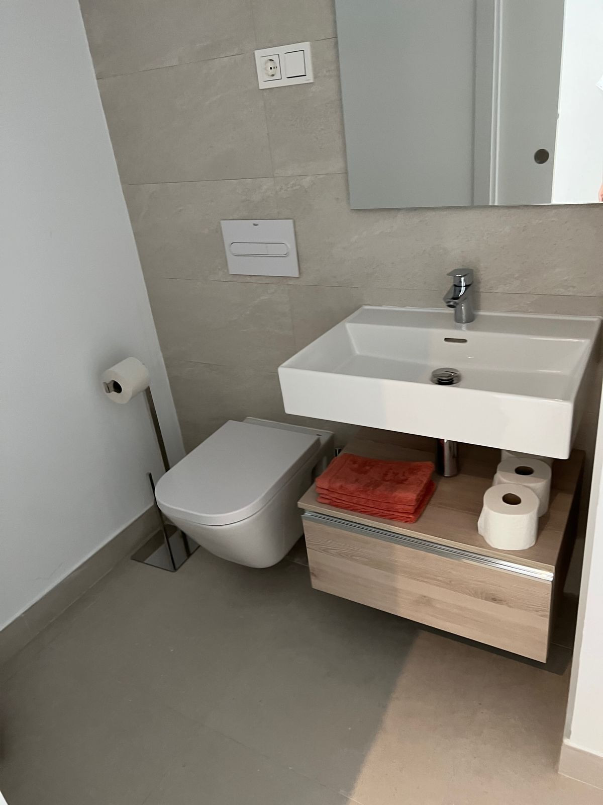4 Bedroom Apartment in Estepona - Photo 31