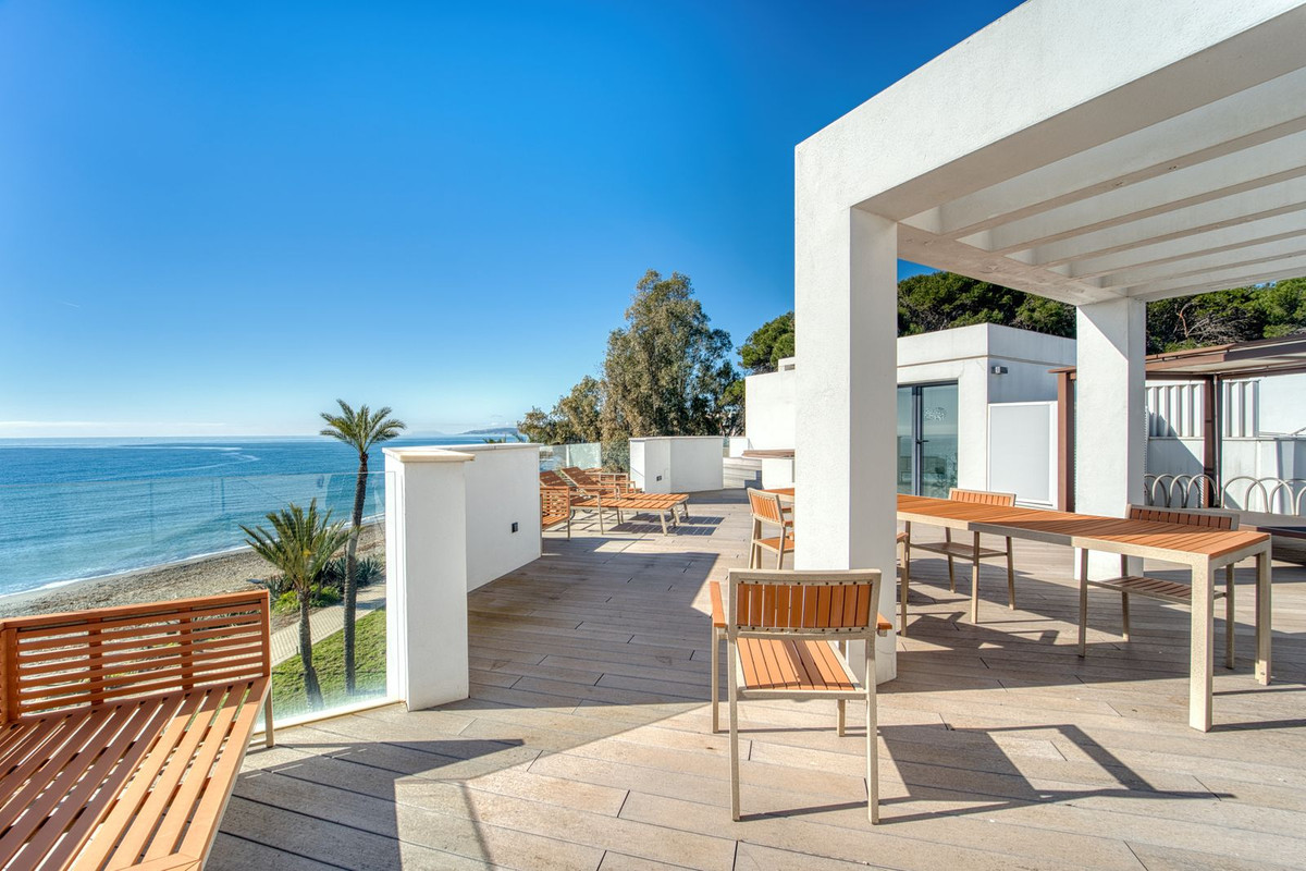 3 Bedroom Townhouse in Estepona - Photo 5
