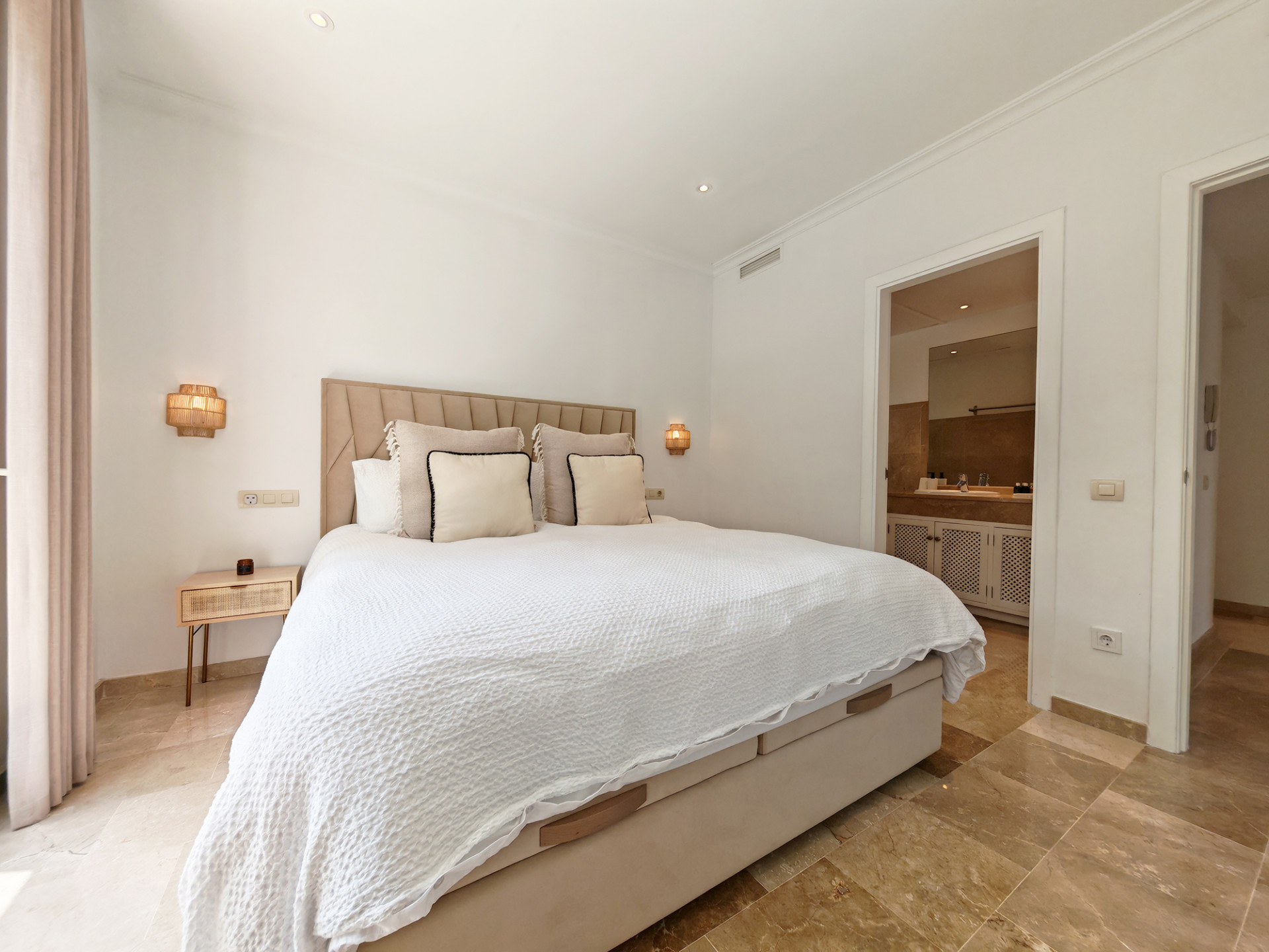 2 Bedroom Apartment in Marbella - Foto 12