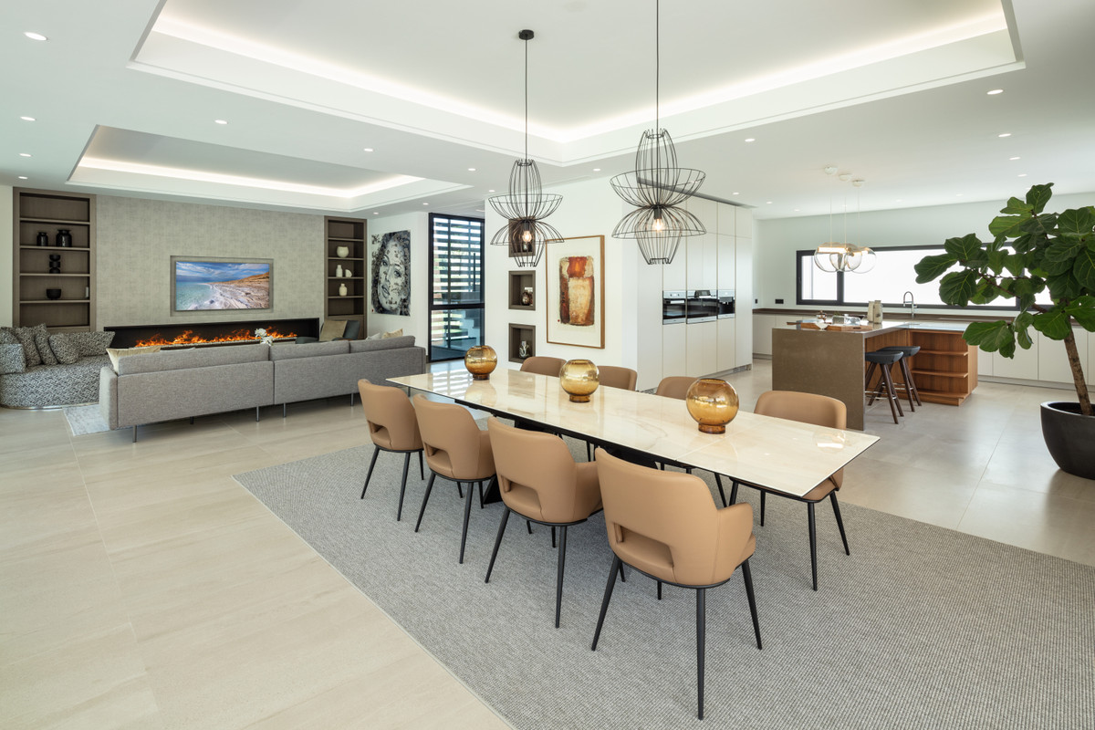 5 Bedroom Villa in Marbella - Photo 6