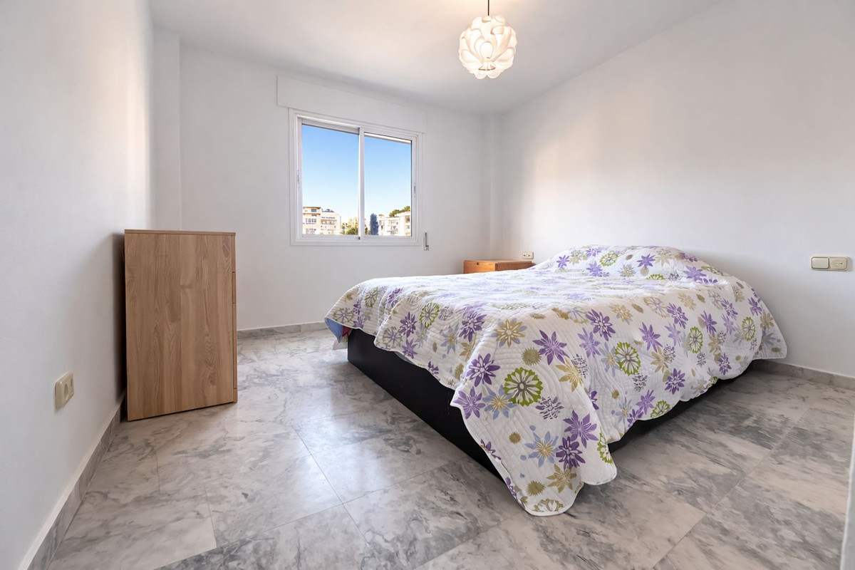 3 Bedroom Apartment in Torremolinos - Photo 16