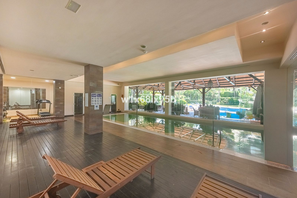 3 Bedroom Penthouse in Benahavís - Photo 26