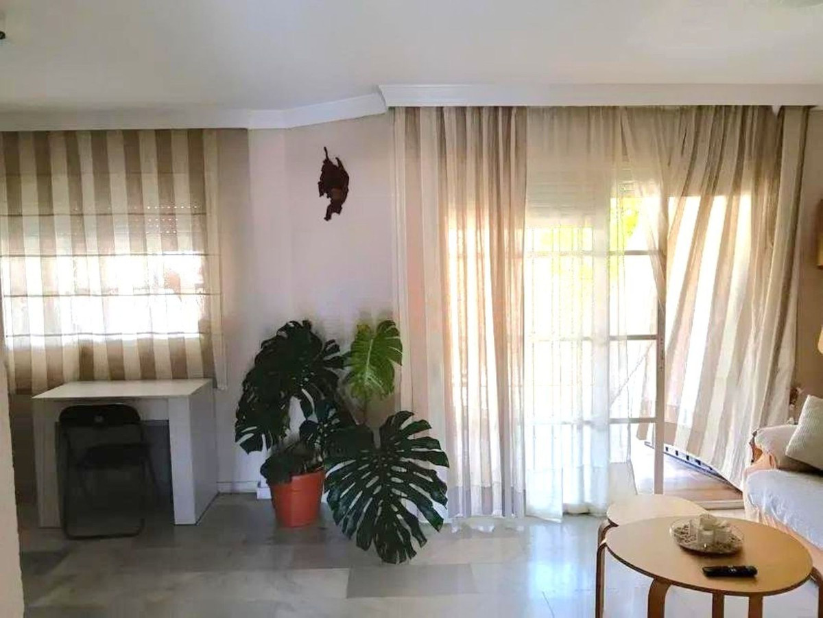 3 Bedroom Townhouse in Torremolinos - Photo 17