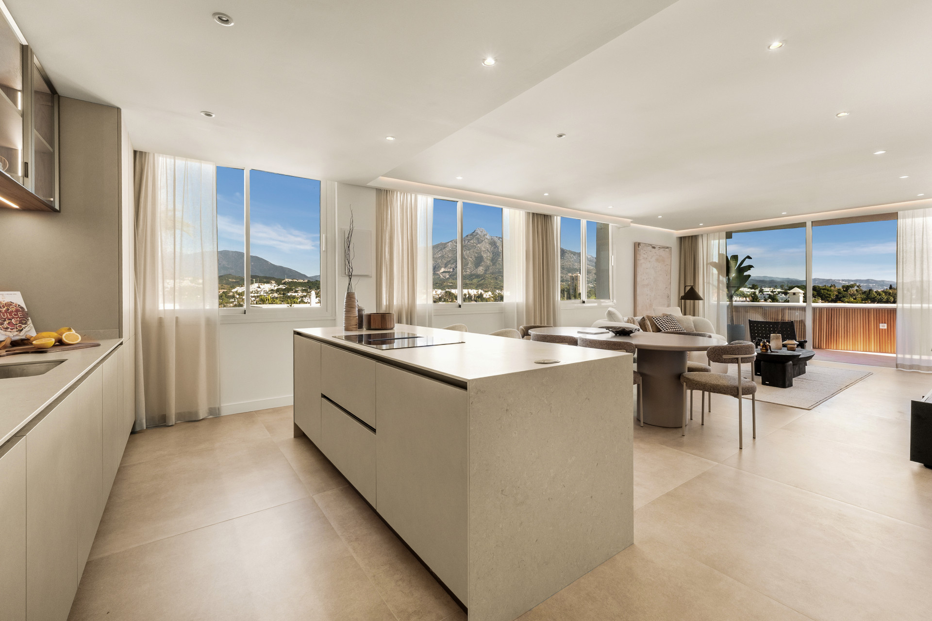 2 Bedroom Apartment in Marbella - Photo 12
