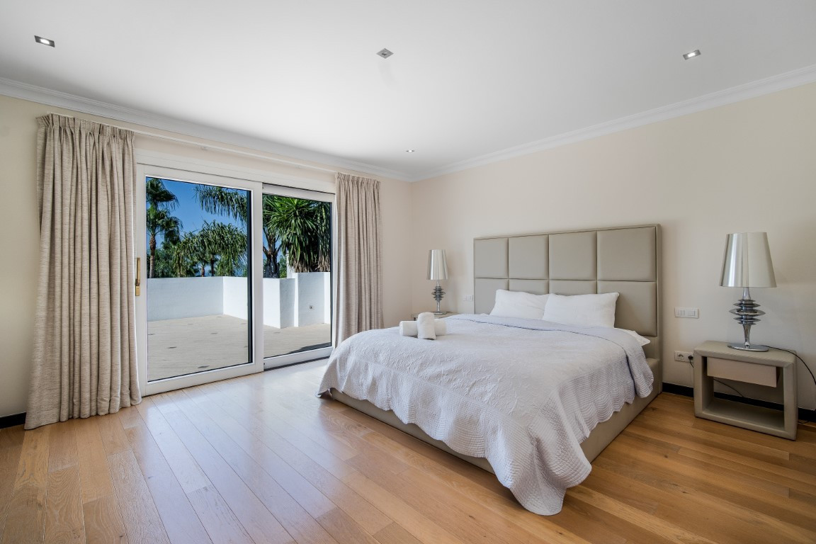 5 Bedroom Villa in Marbella - Photo 21