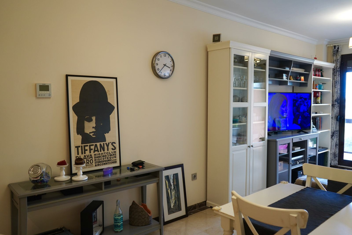 2 Bedroom Apartment in Mijas - Photo 8