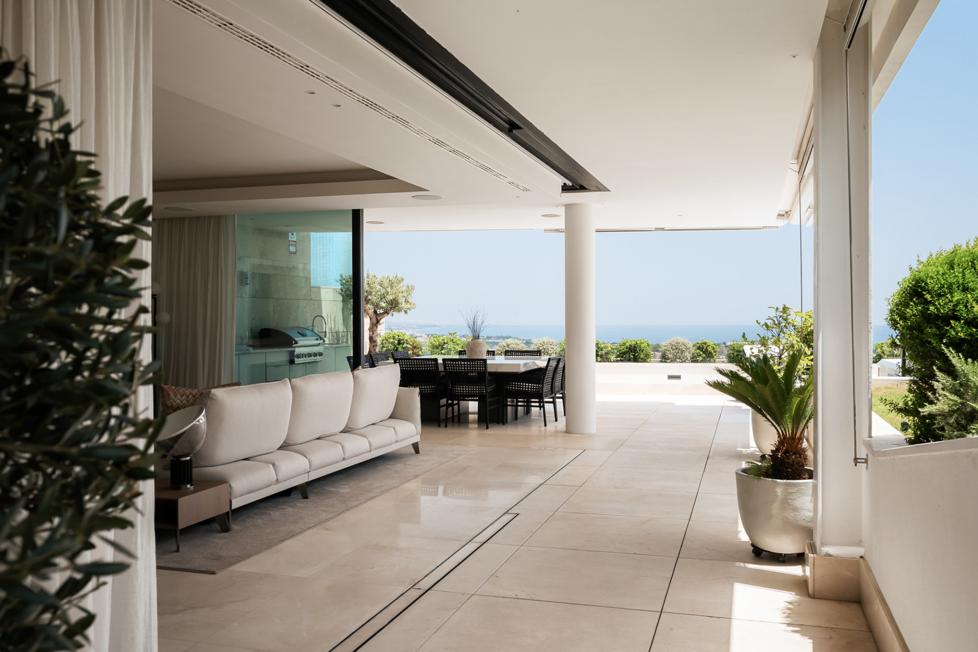 3 Bedroom Apartment in Benahavís - Photo 11