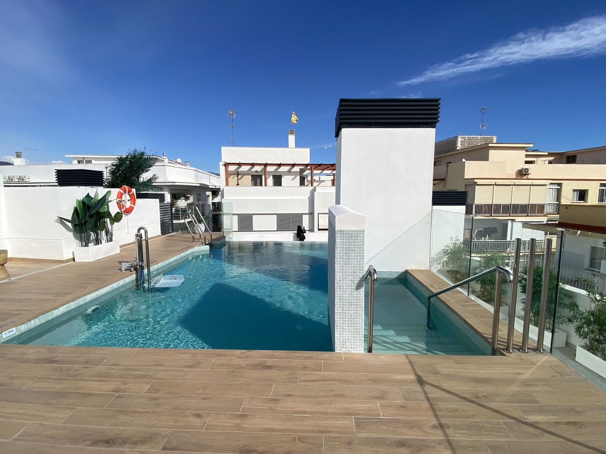 2 Bedroom Apartment in Estepona - Photo 23