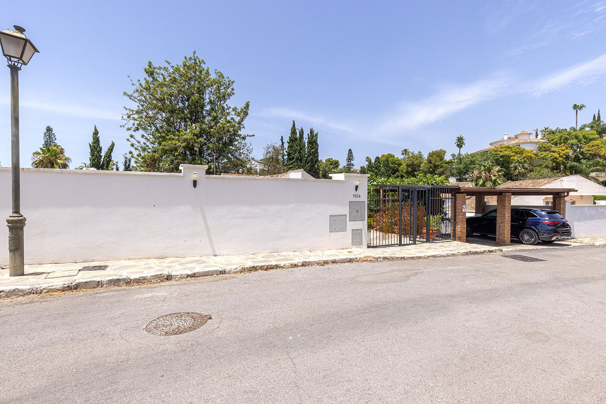 4 Bedroom Villa in Marbella - Photo 66