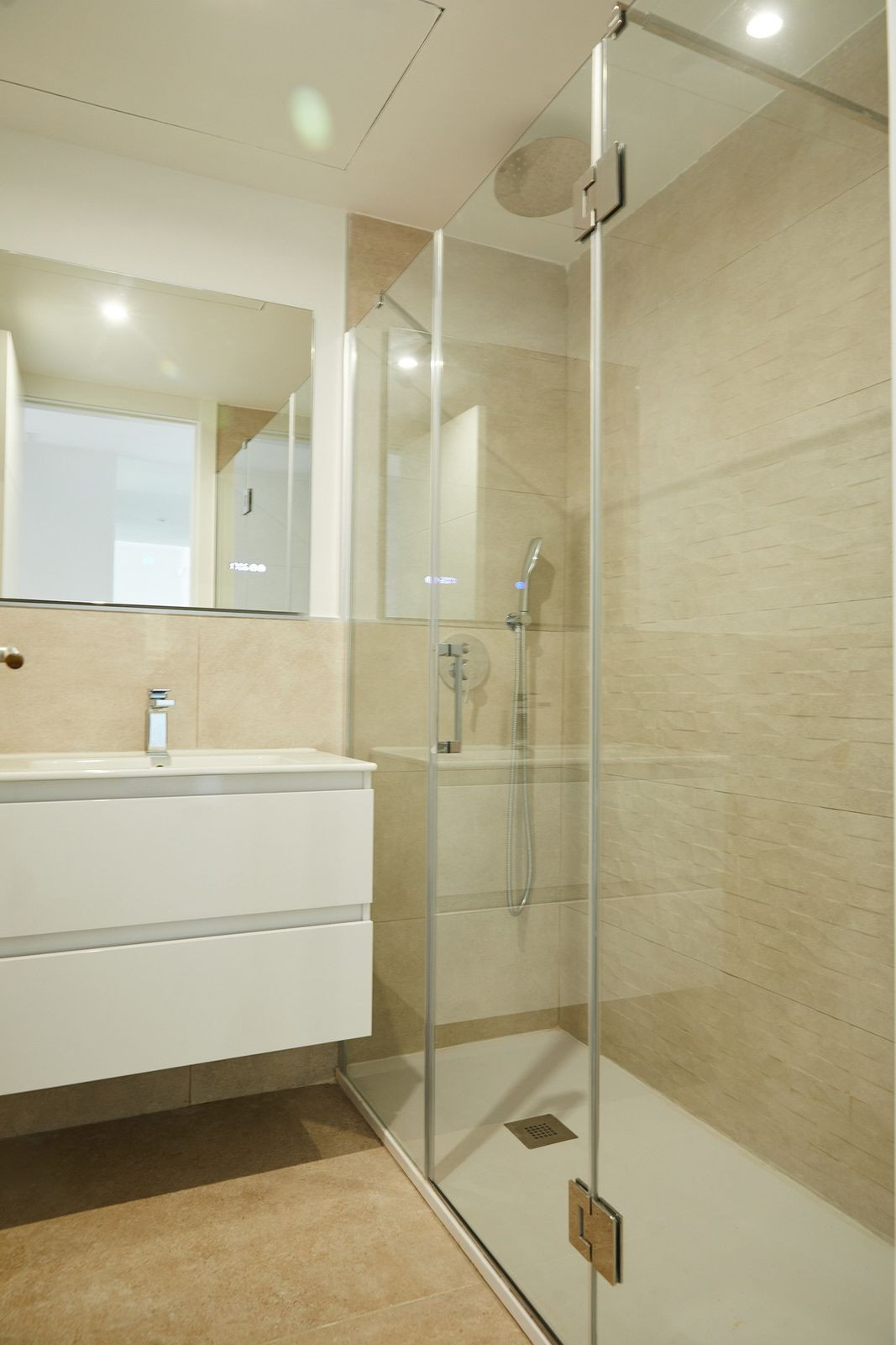 4 Bedroom Apartment in Estepona - Photo 17