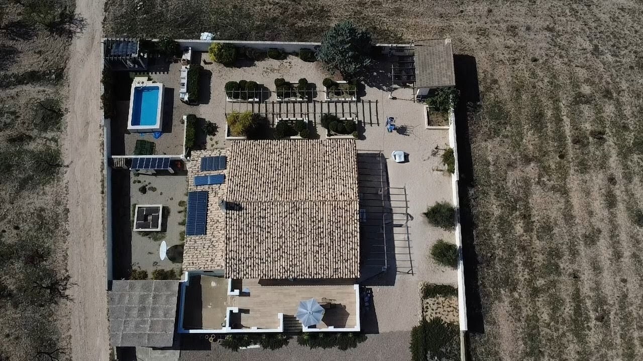 4-bedroom villa with pool in Albacete, Spain – Photo 5