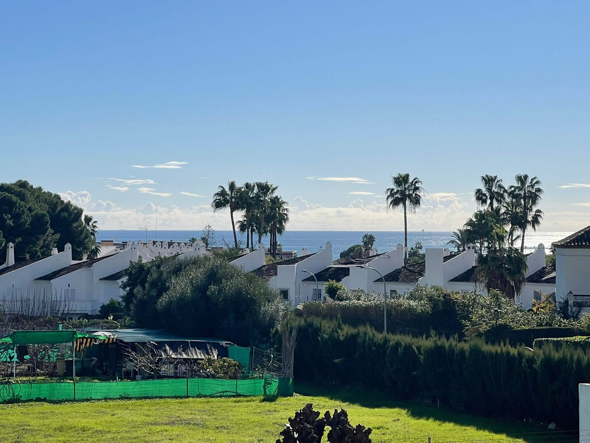 3 Bedroom Villa in Estepona - Photo 16