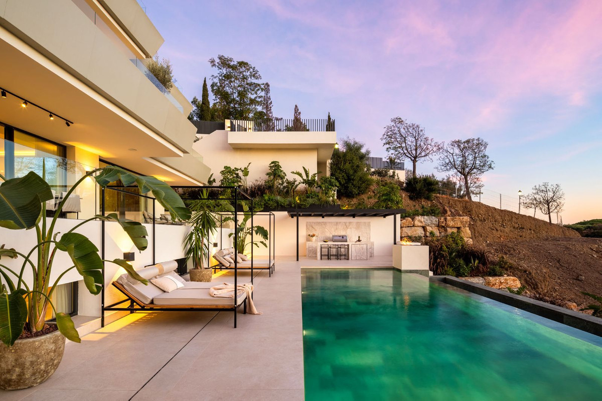 5 Bedroom Villa in Marbella - Photo 40