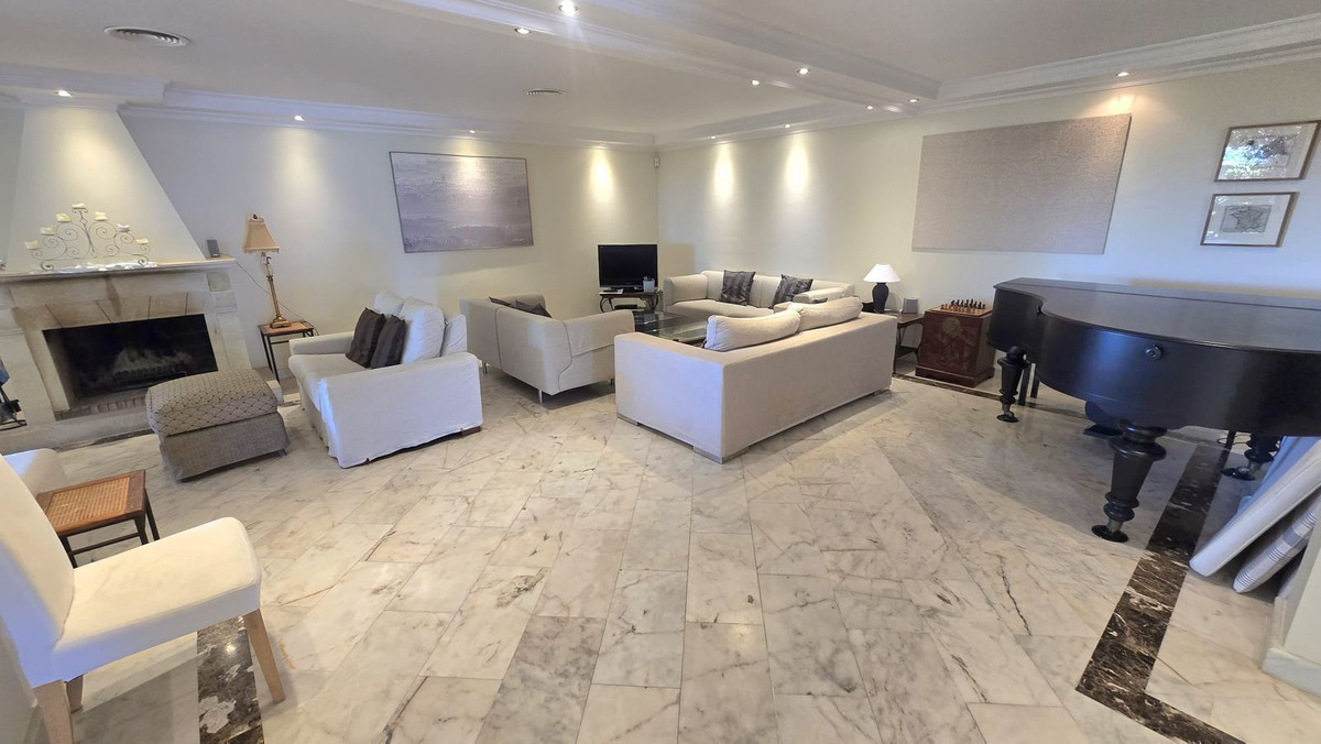 7 Bedroom Villa in Marbella - Photo 31