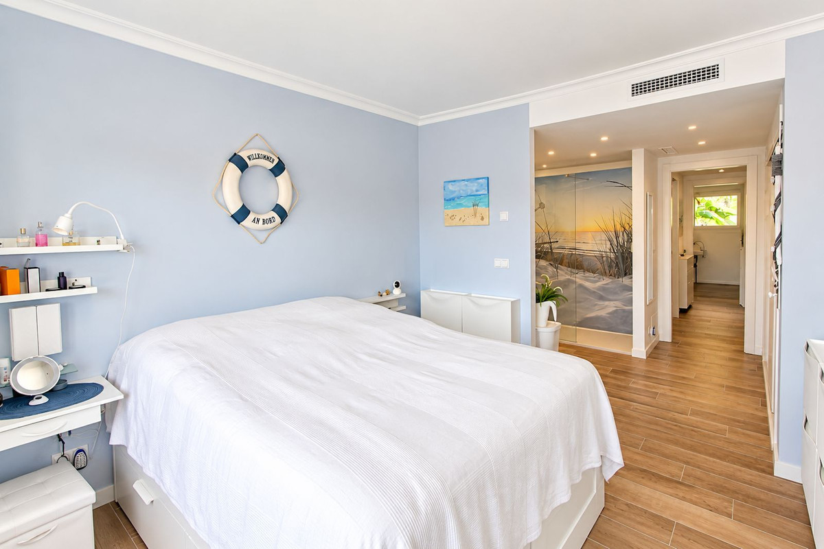 2 Bedroom Apartment in Marbella - Photo 14