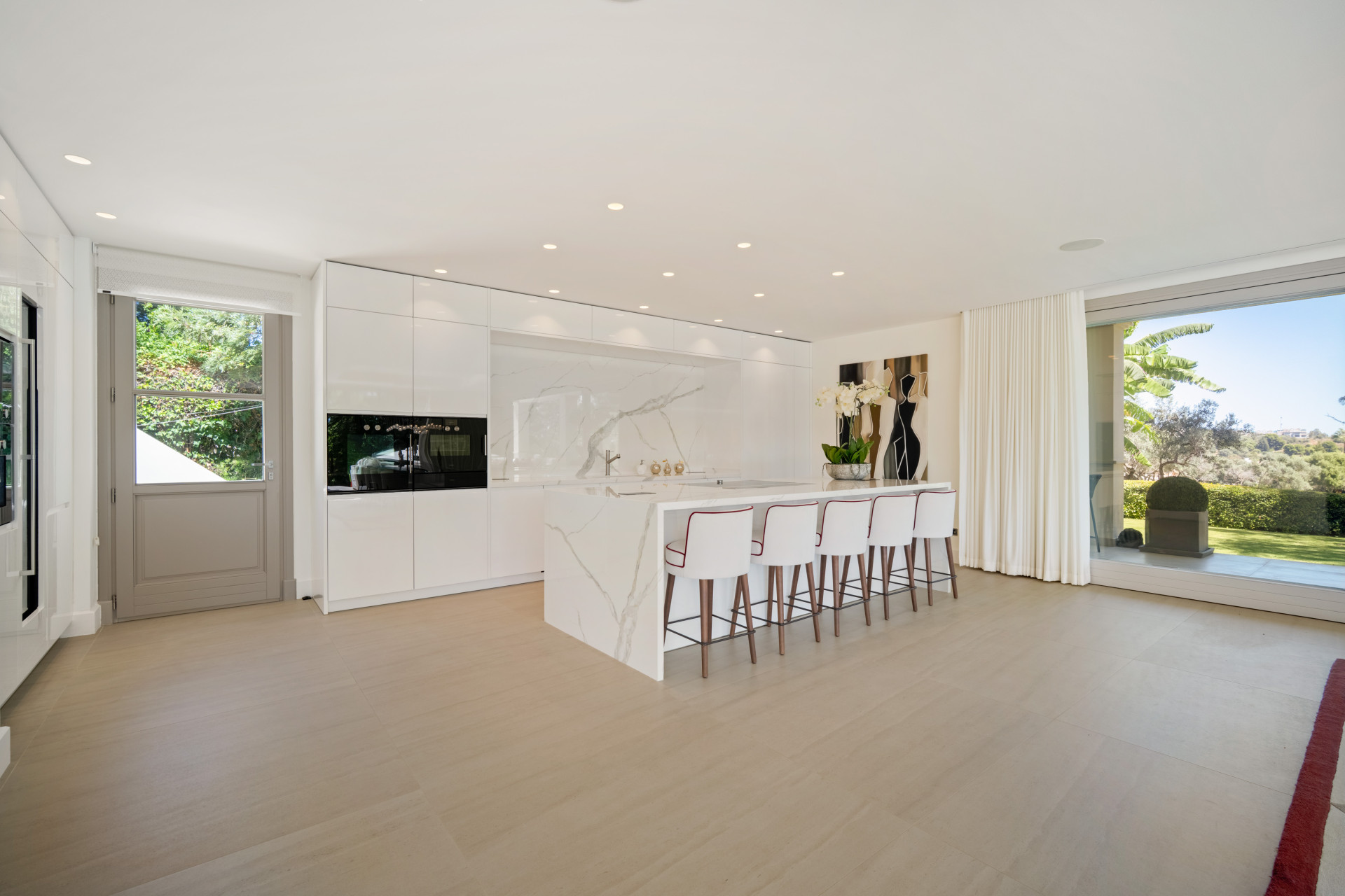 6 Bedroom Villa in Marbella - Photo 6