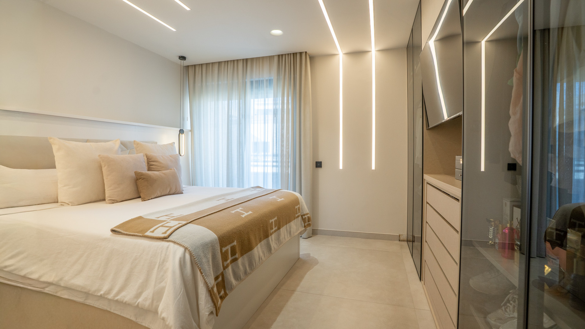 2 Bedroom Penthouse in Mijas - Photo 9