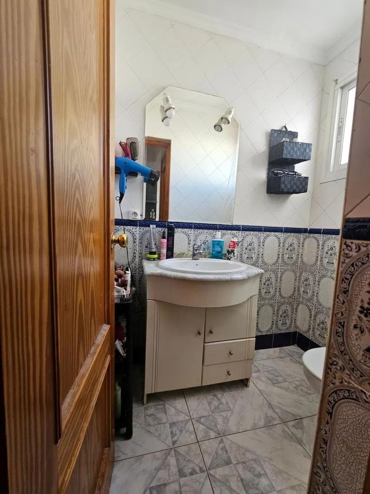 2 Bedroom Apartment in Marbella - Photo 9
