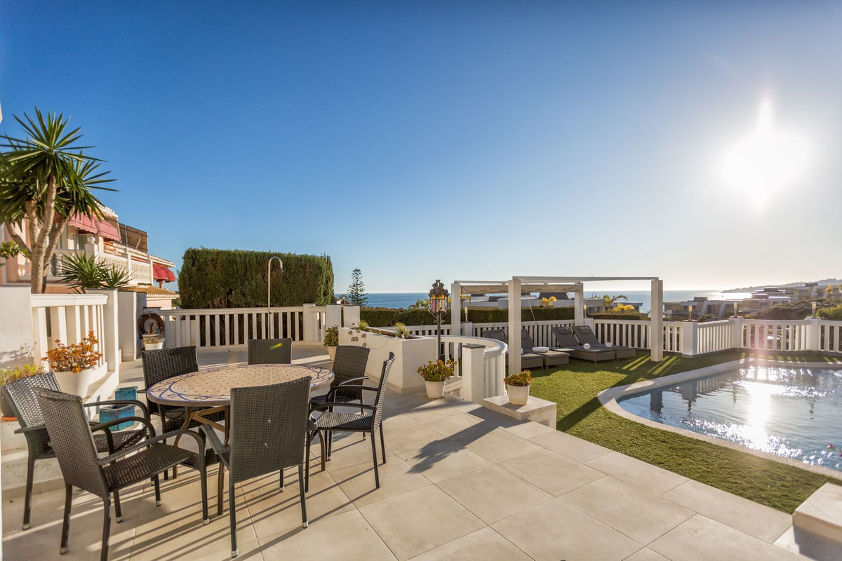 5 Bedroom Villa in Mijas - Photo 2