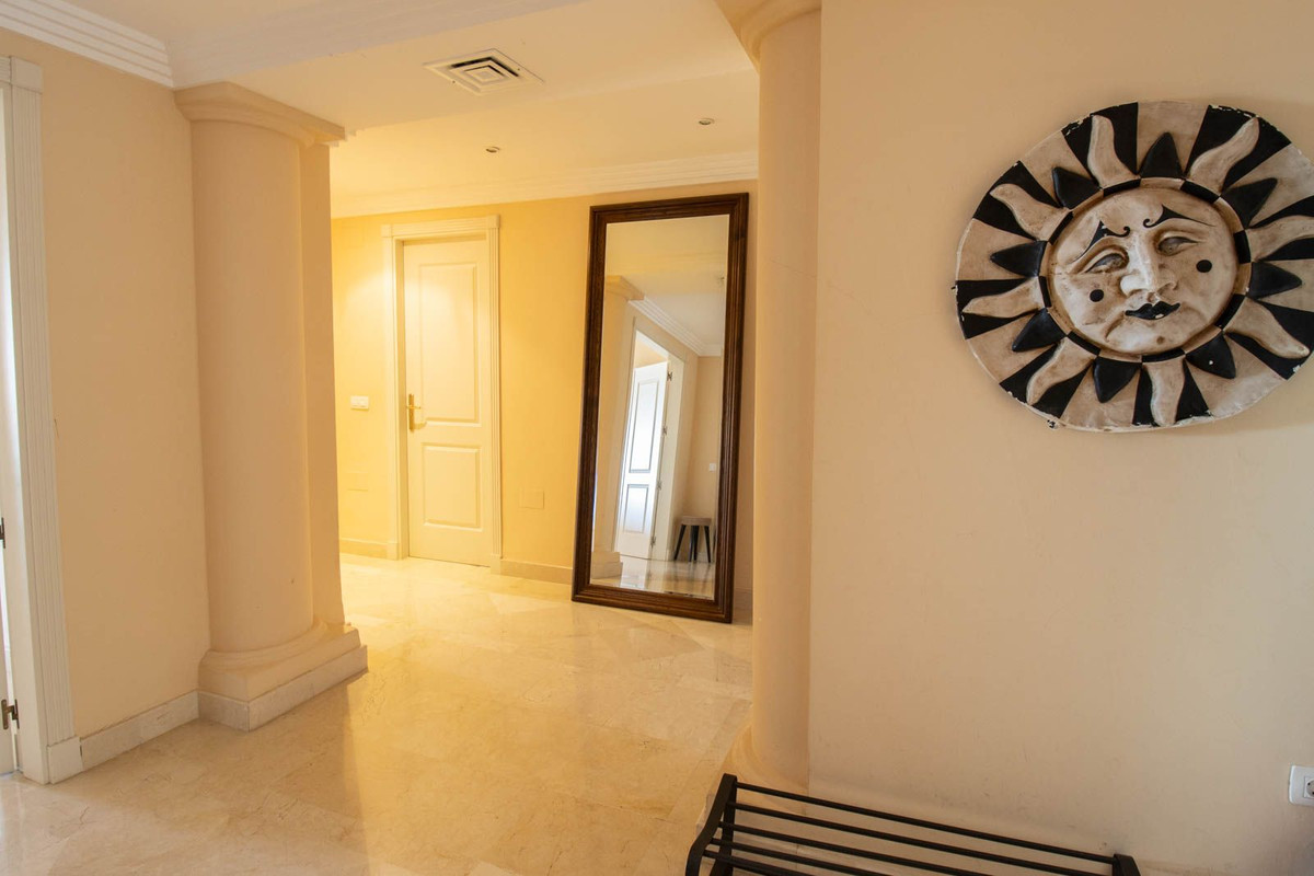 2 Bedroom Apartment in Marbella - Photo 12